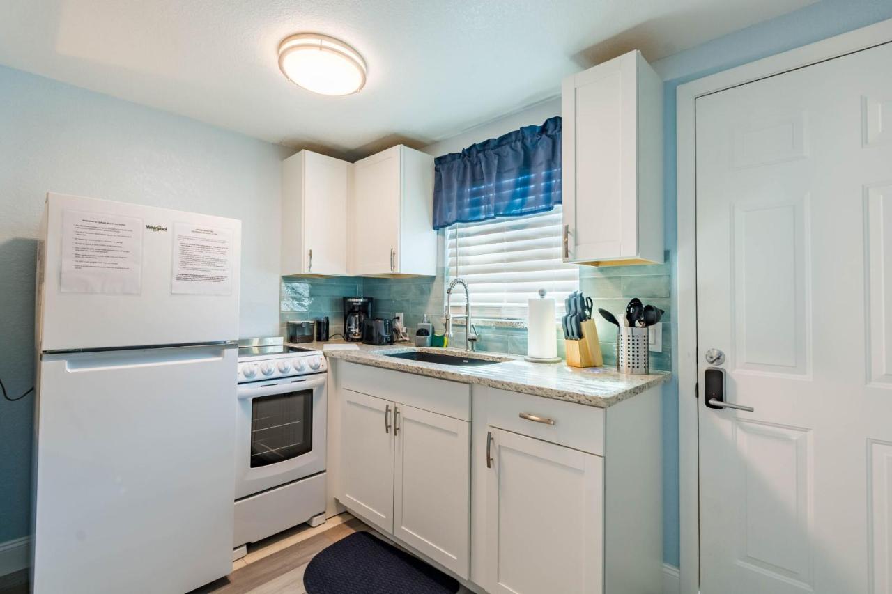 Upham Beach Inn St. Pete Beach Bagian luar foto
