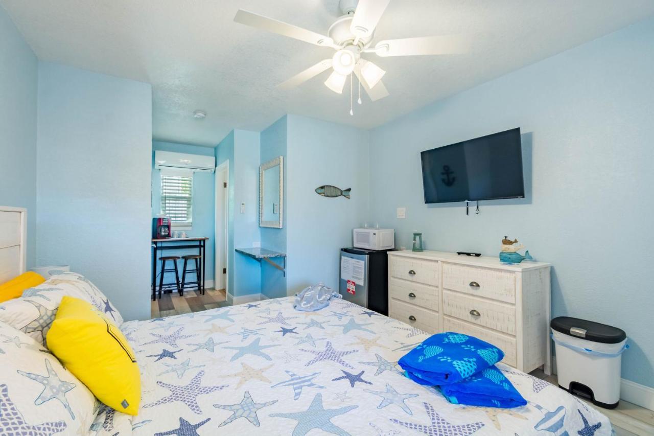 Upham Beach Inn St. Pete Beach Bagian luar foto