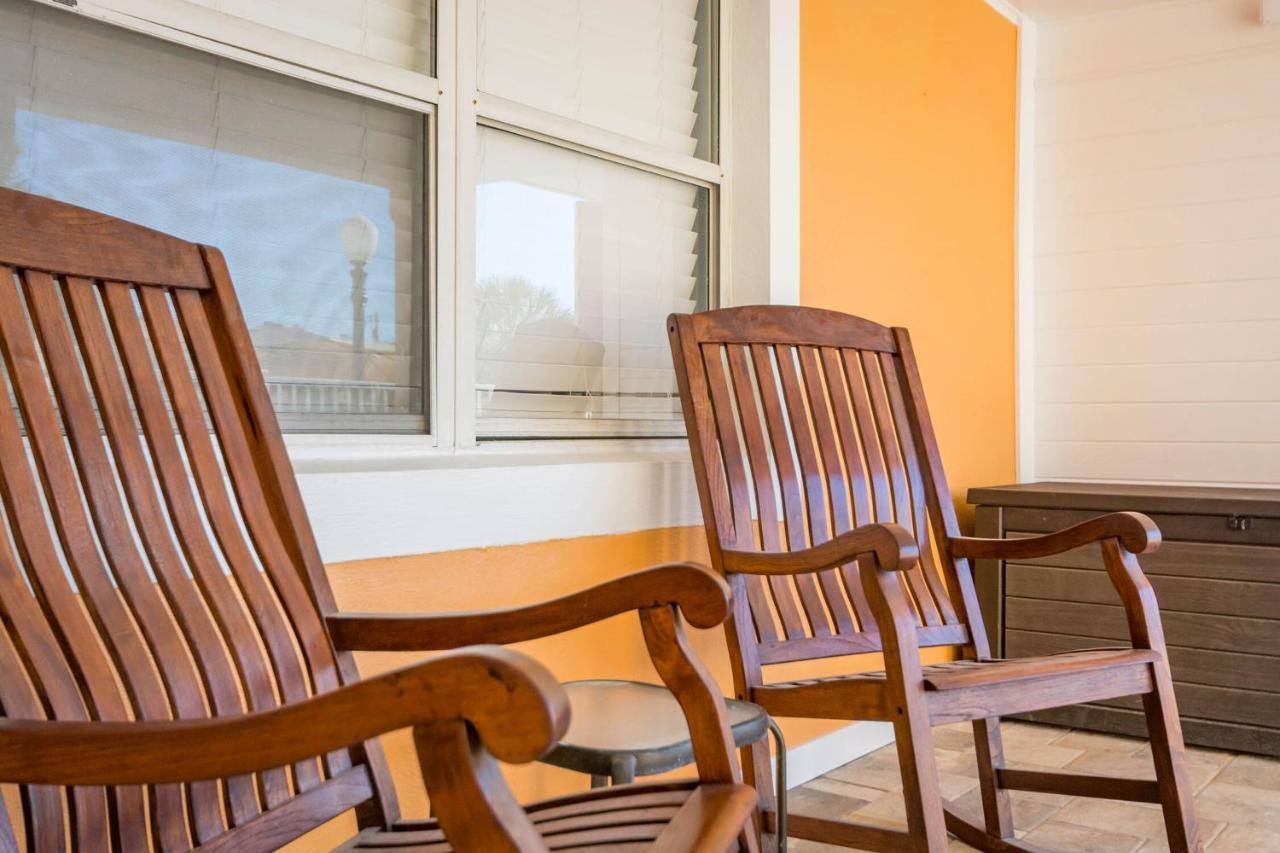 Upham Beach Inn St. Pete Beach Bagian luar foto