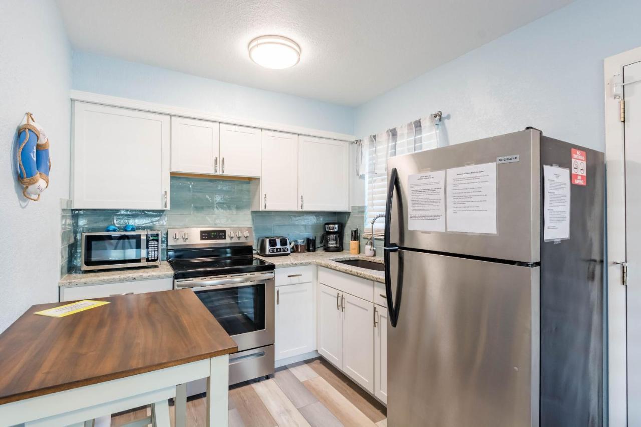 Upham Beach Inn St. Pete Beach Bagian luar foto