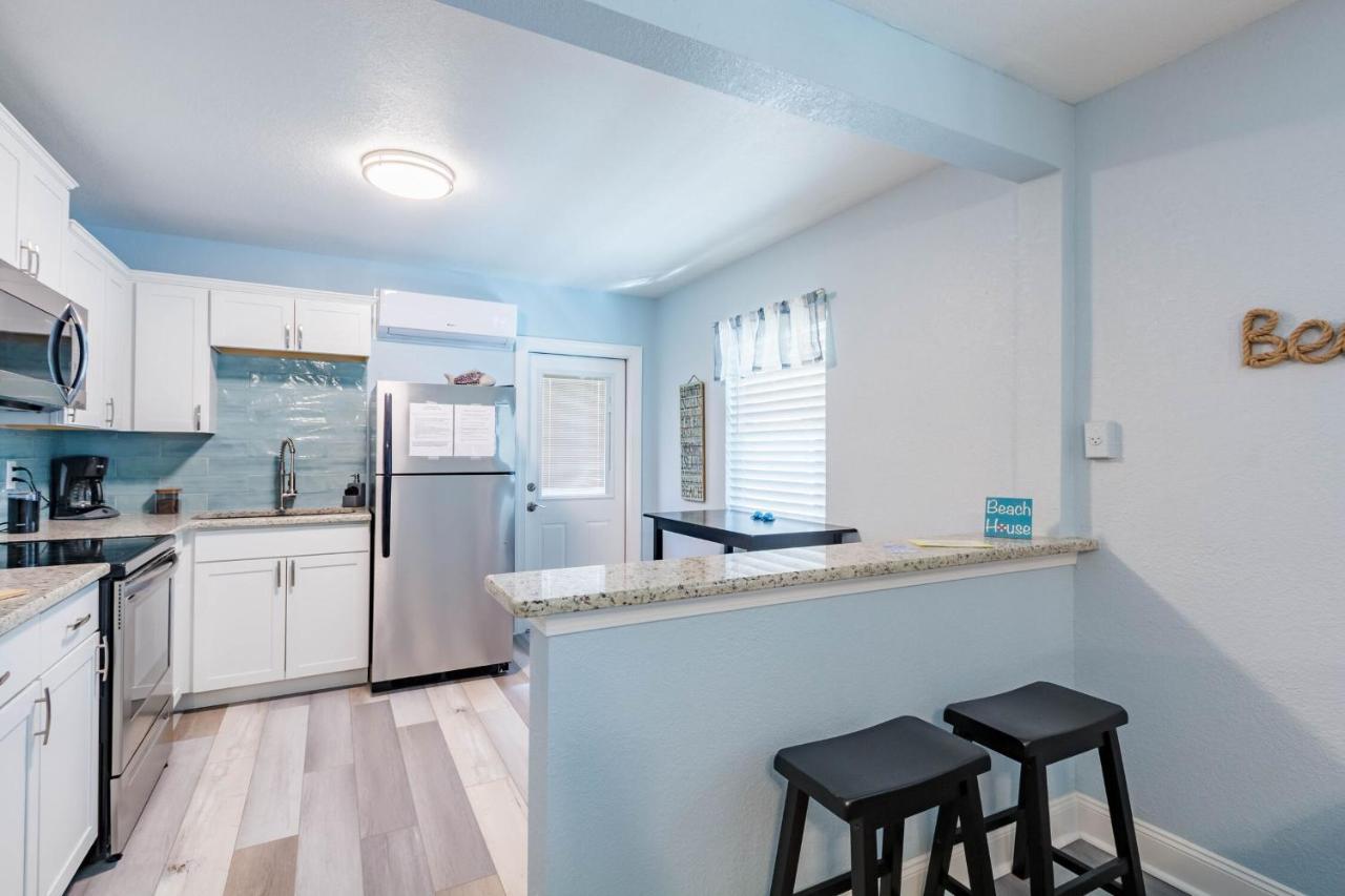 Upham Beach Inn St. Pete Beach Bagian luar foto
