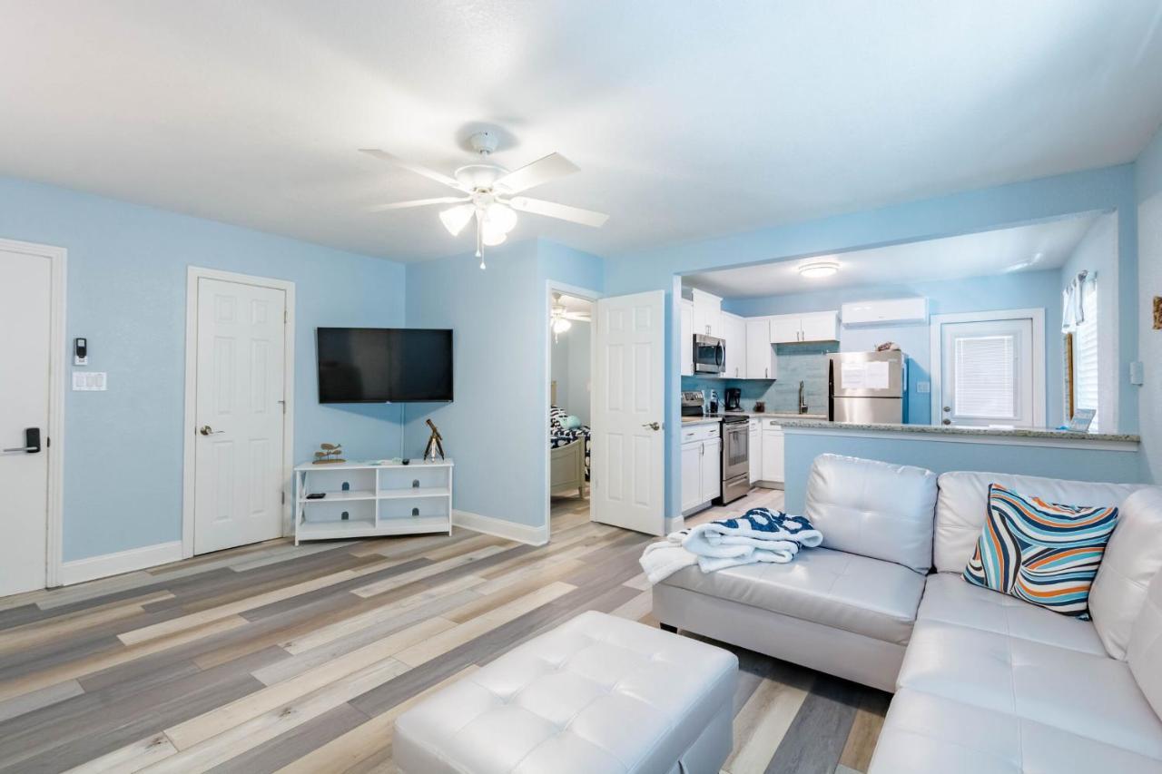 Upham Beach Inn St. Pete Beach Bagian luar foto