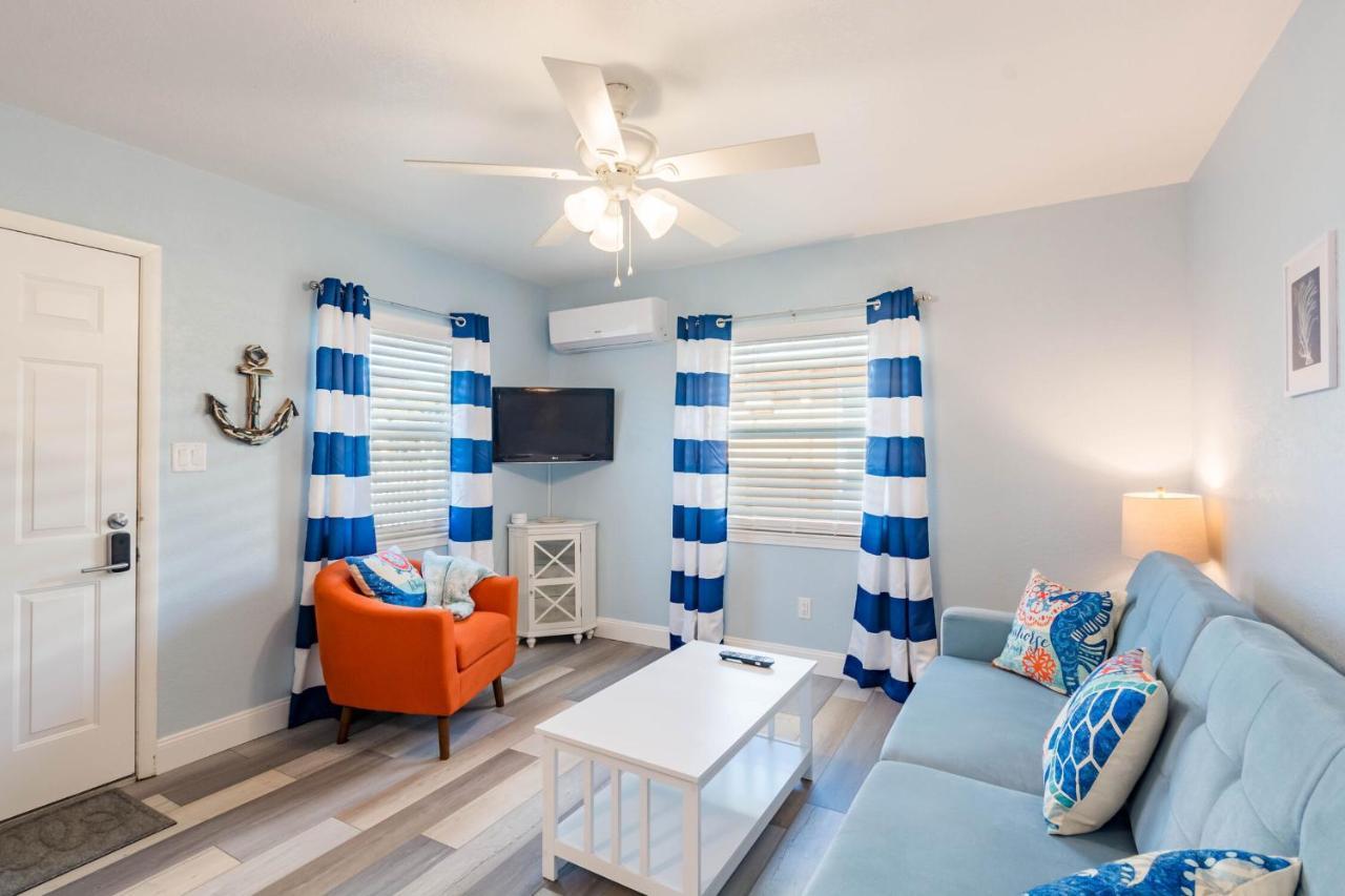 Upham Beach Inn St. Pete Beach Bagian luar foto